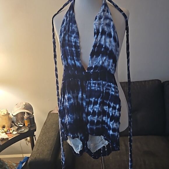 TOBI Halter top shorts romper w extra long straps - Picture 2 of 4